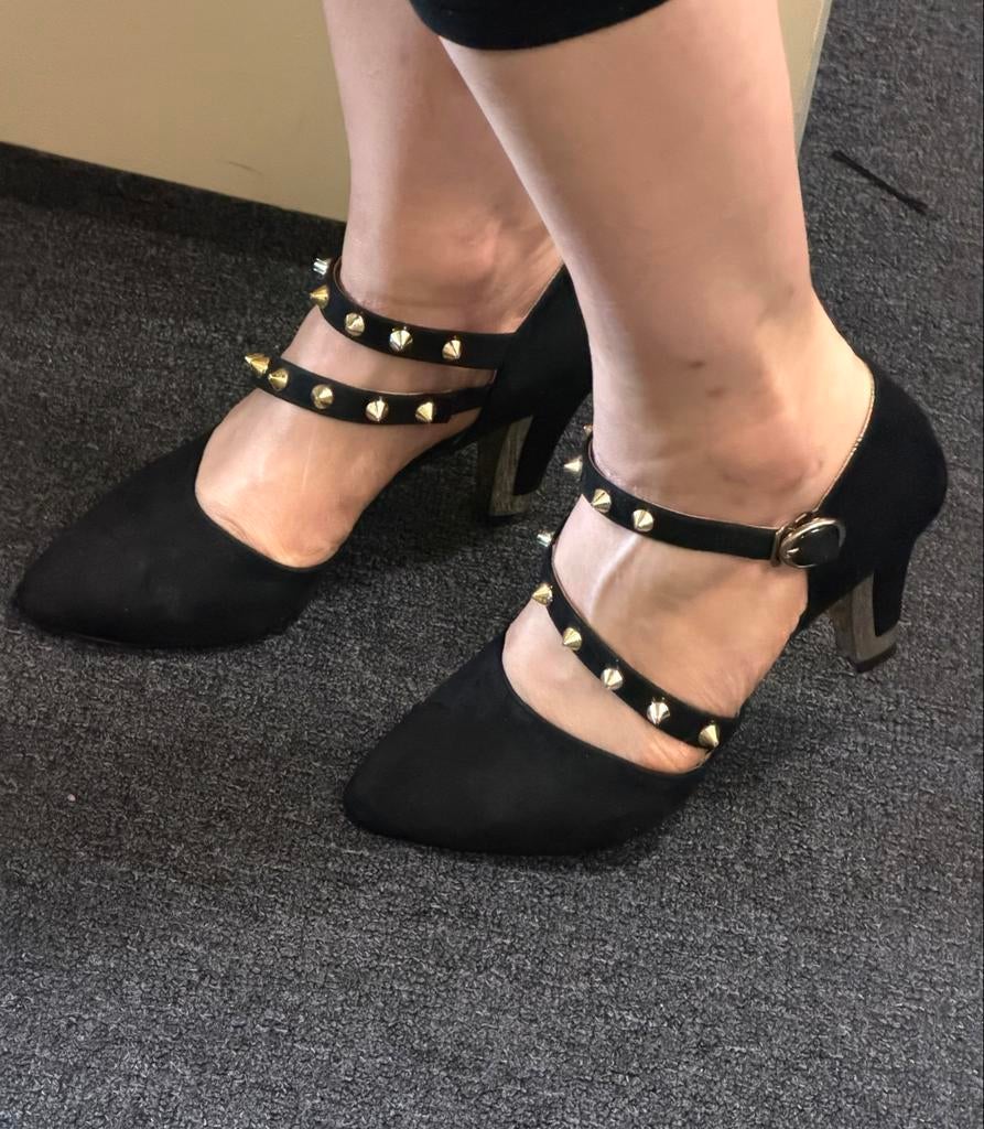 Zwarte pumps met gouden studs, Ophalen of Verzenden, Gedragen, Zwart, Pumps