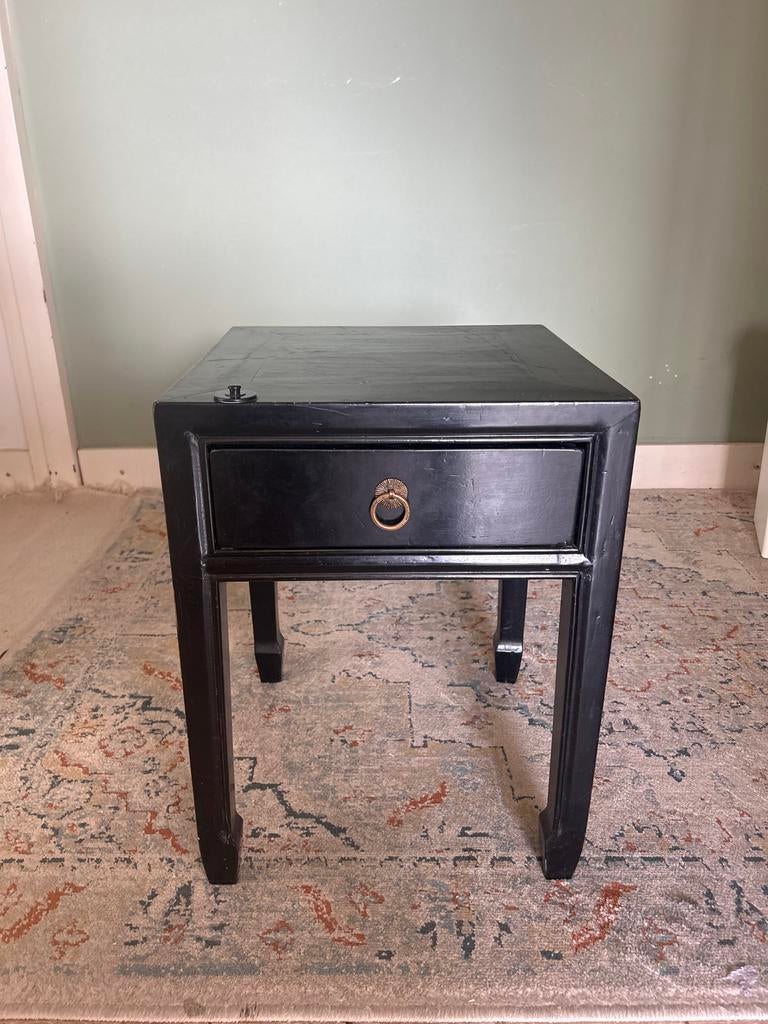 Zwart houten bijzettafel met lade - Oosters design, Huis en Inrichting, Tafels | Bijzettafels, Gebruikt, Vierkant, 45 tot 60 cm