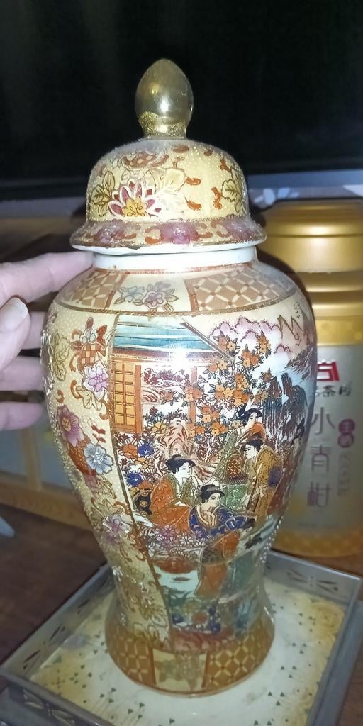 Chinees porselein vaas met deksel,, Antiek en Kunst, Antiek | Vazen, Ophalen of Verzenden