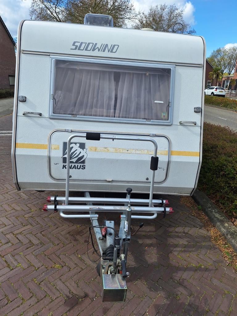 Knaus Sudwind 1993 - Compacte en complete caravan, Caravans en Kamperen, 75 kg, Omvormbare zithoek, Treinzit, 750 - 1000 kg