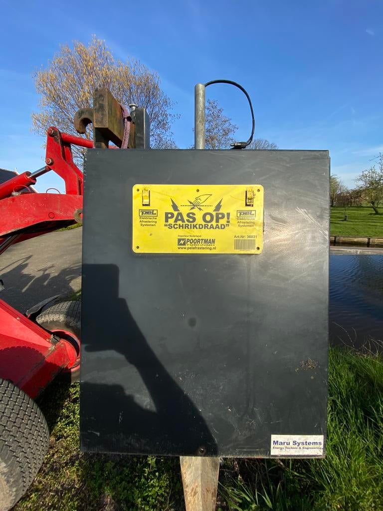 Schrikdraad kast, Ophalen, Gebruikt, Minder dan 10 meter, Prikkeldraad