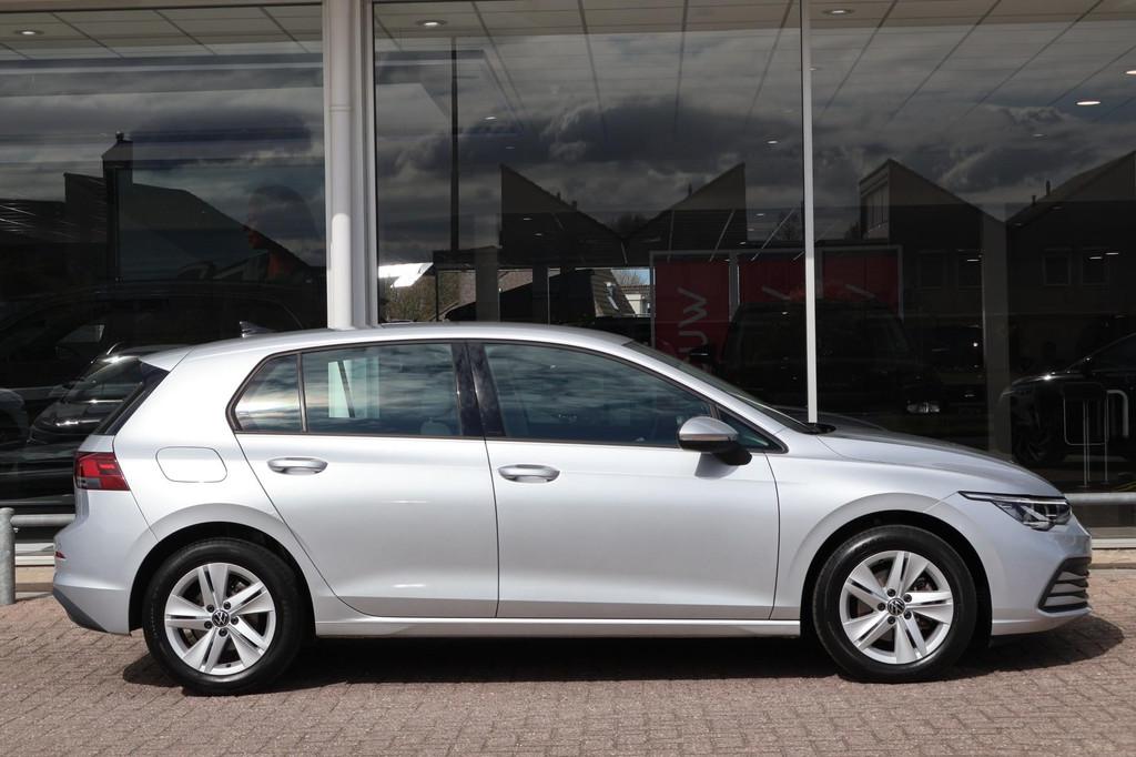 Volkswagen Golf 1.5 TSI 130pk Life | Navigatie | PDC | Adapt, Auto's, Volkswagen, 12 maanden, Stof, Euro 6, Origineel Nederlands
