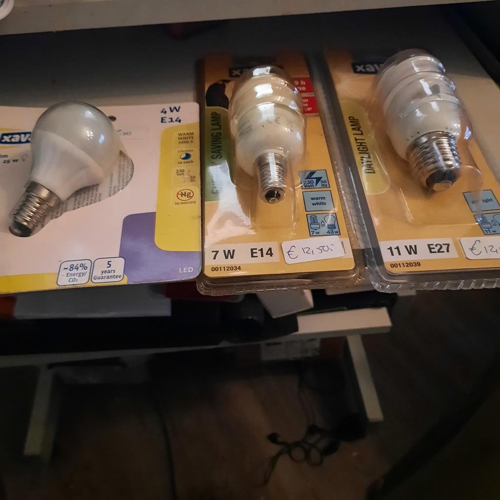 3 verschiĺende lampen zie foto, Ophalen of Verzenden, E27 (groot), Led-lamp