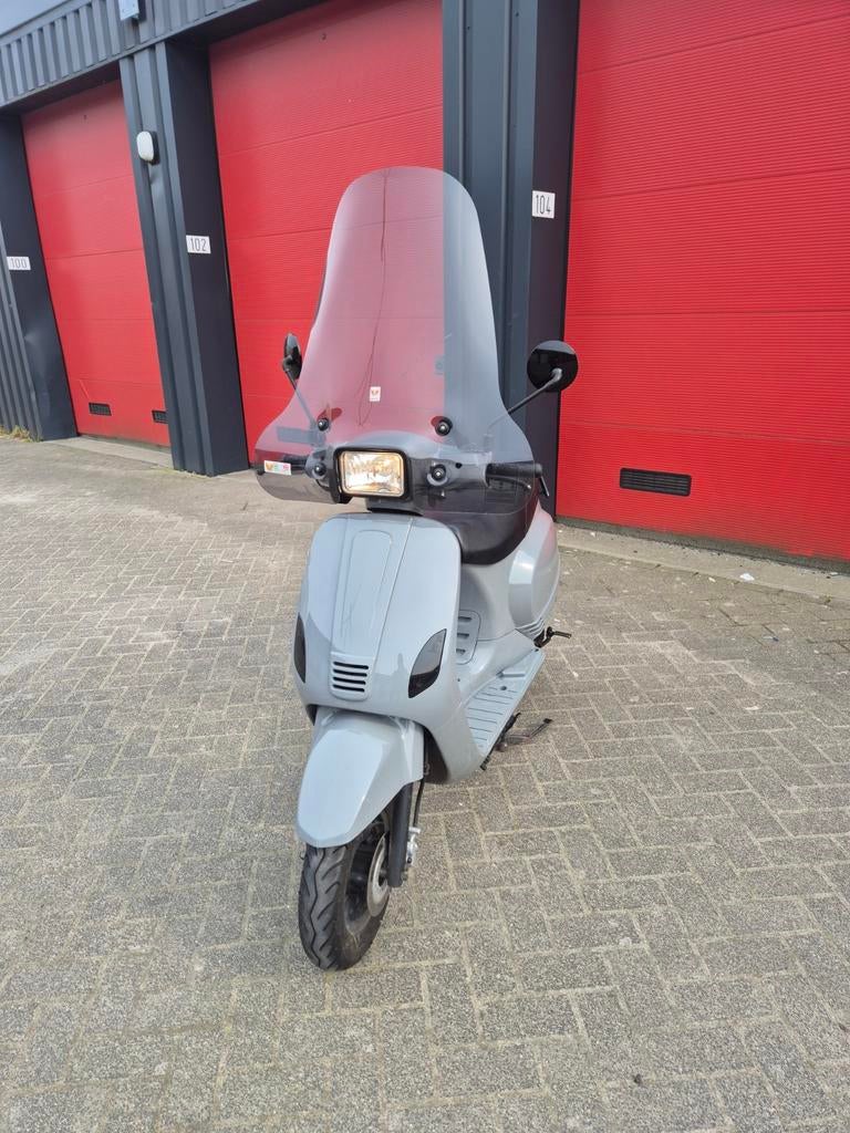 btc riva nardo grey sport snor 4t kms4500 incl isotta winds, Ophalen, 49 cc, Zo goed als nieuw, Benzine