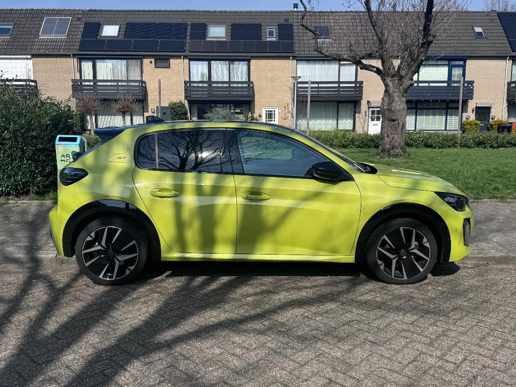 Peugeot 208 GT Hybrid 136 | 360 Vision | Stoelverwarming, Euro 6, 1199 cc, Alcantara, Origineel Nederlands