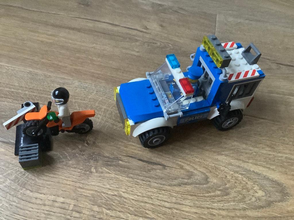 Lego Junior 10735 Politie achtervolging, Kinderen en Baby's, Speelgoed | Duplo en Lego, Gebruikt, Lego, Complete set, Ophalen of Verzenden