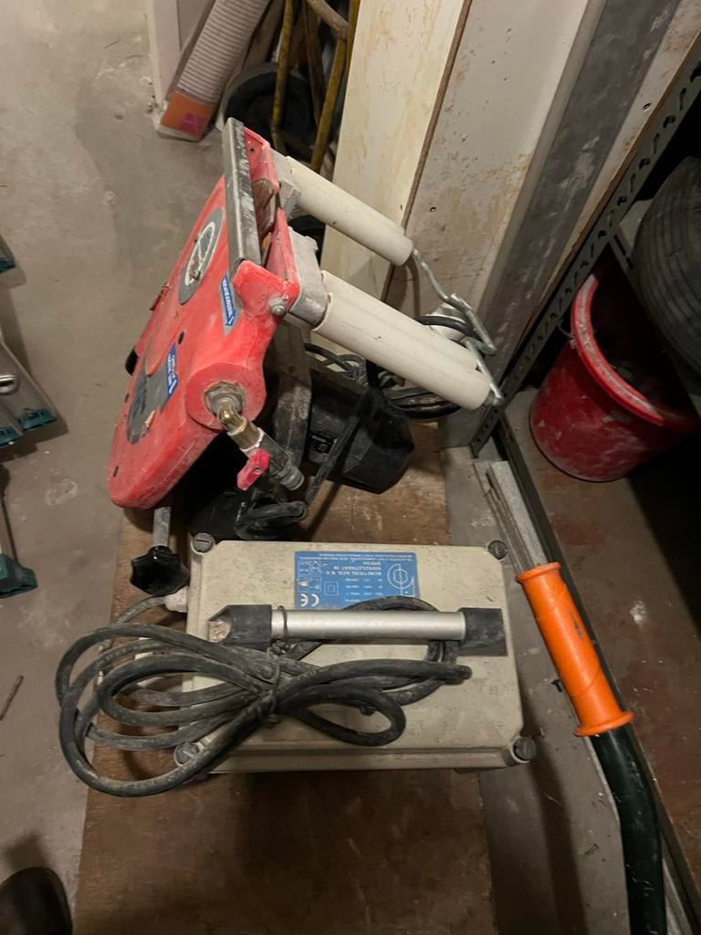 Duo Muurzaag - Krachtige Zaag voor Diverse Klussen, Doe-het-zelf en Verbouw, Gereedschap | Zaagmachines, Ophalen, Gebruikt, 70 mm of meer