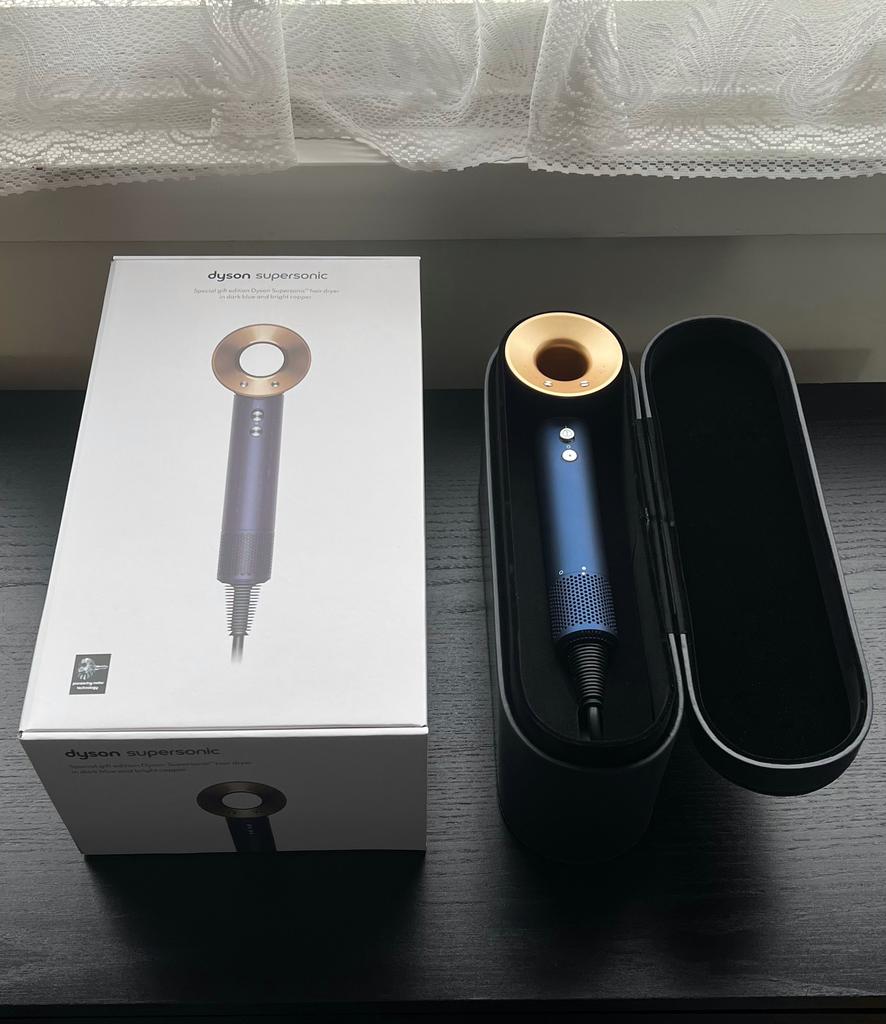 Dyson Supersonic Gift edition Gloednieuw met garantie!, Ophalen of Verzenden, Nieuw, Föhn of Haardroger