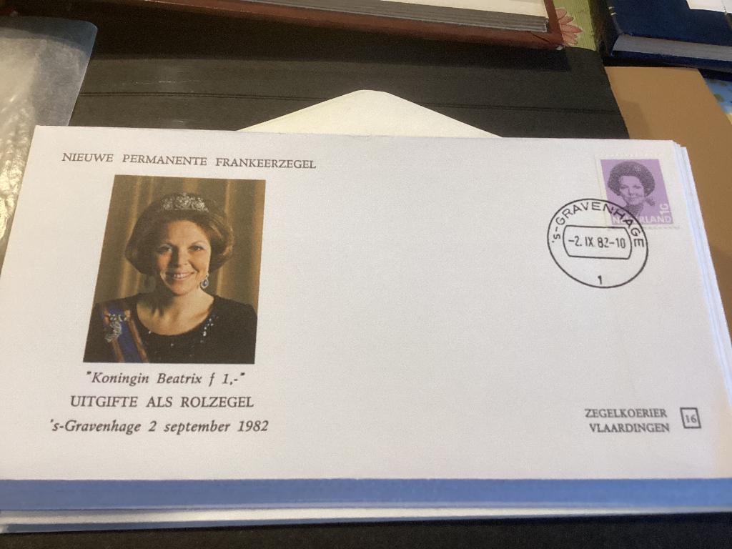 No1052 Beatrix no16 Zegelkoerier Heb van Nederland jaargang, Postzegels en Munten, Postzegels | Eerstedagenveloppen, Ophalen, Onbeschreven
