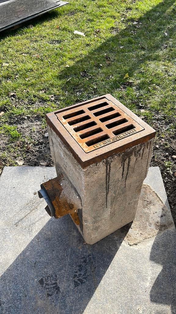 Te koop betone straat kolk, Ophalen, Zo goed als nieuw, Minder dan 2 meter, 80 mm of meer