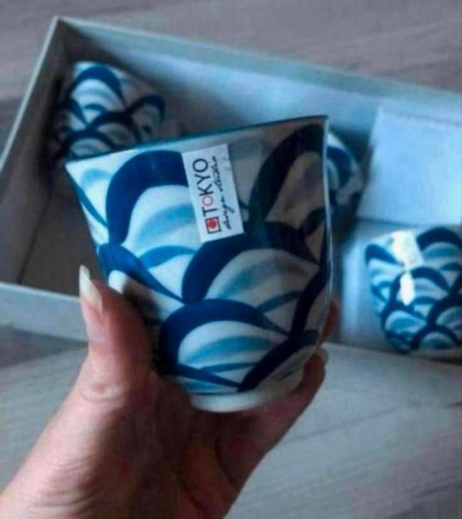 Nieuw in doos: vier blauwe mokken van tokyo, Ophalen of Verzenden, Zo goed als nieuw