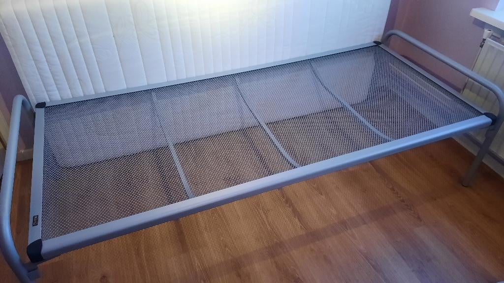 Eenpersoonsbed metaal grijs, Ophalen, 90 cm, Eenpersoons, Zo goed als nieuw