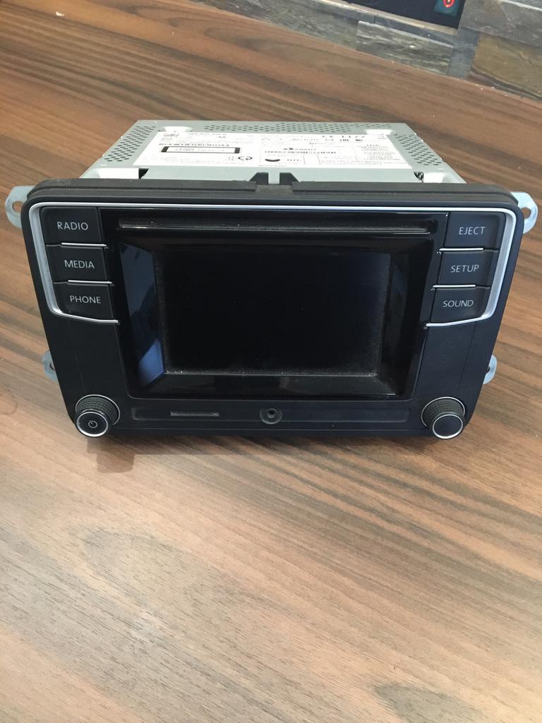 VW radio Bluetooth CD Compilation Color T6 en andere modelle, Ophalen of Verzenden, Zo goed als nieuw