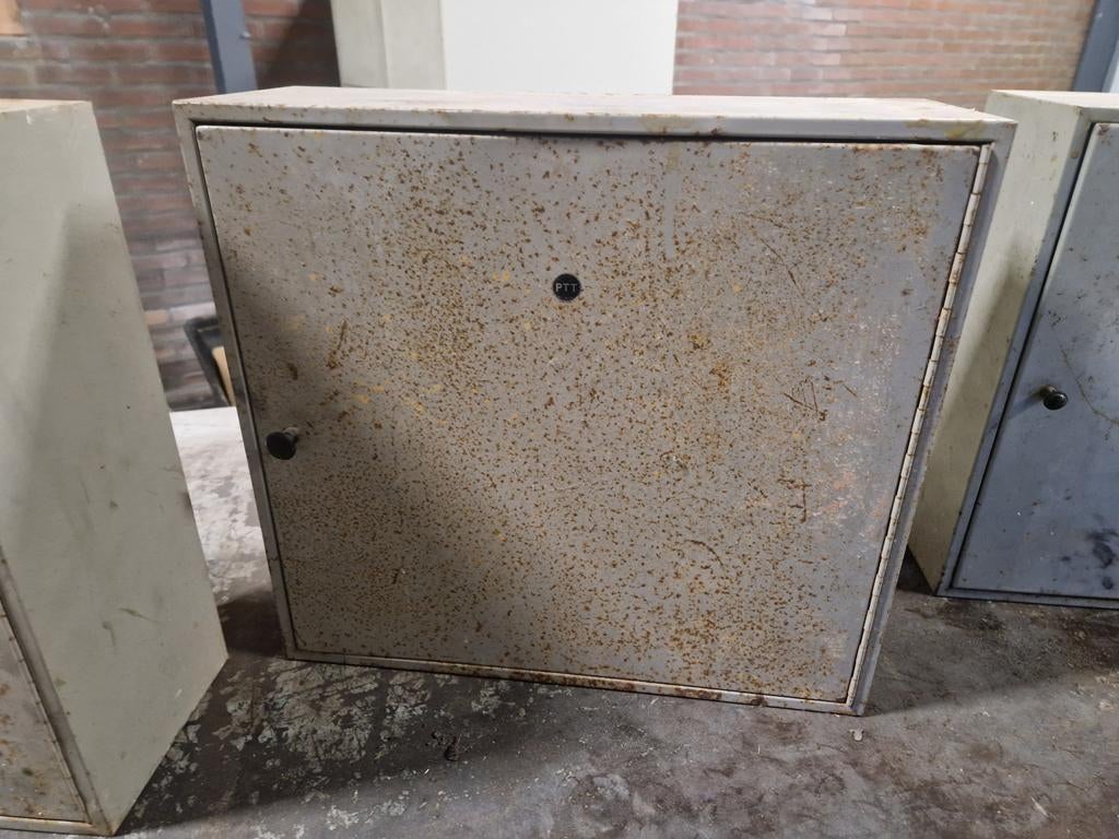 Oude Metalen PTT kastjes 3 stuks, Ophalen