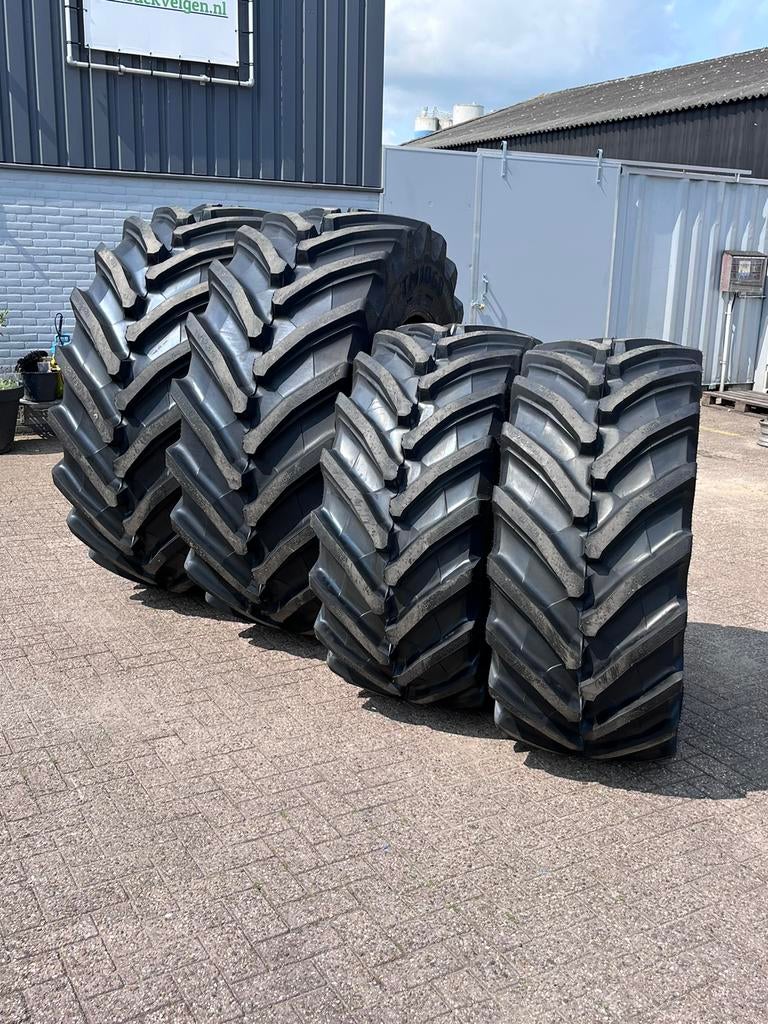 Trelleborg TM1060 VF 710/60R42 en 600/60R30 banden, Ophalen