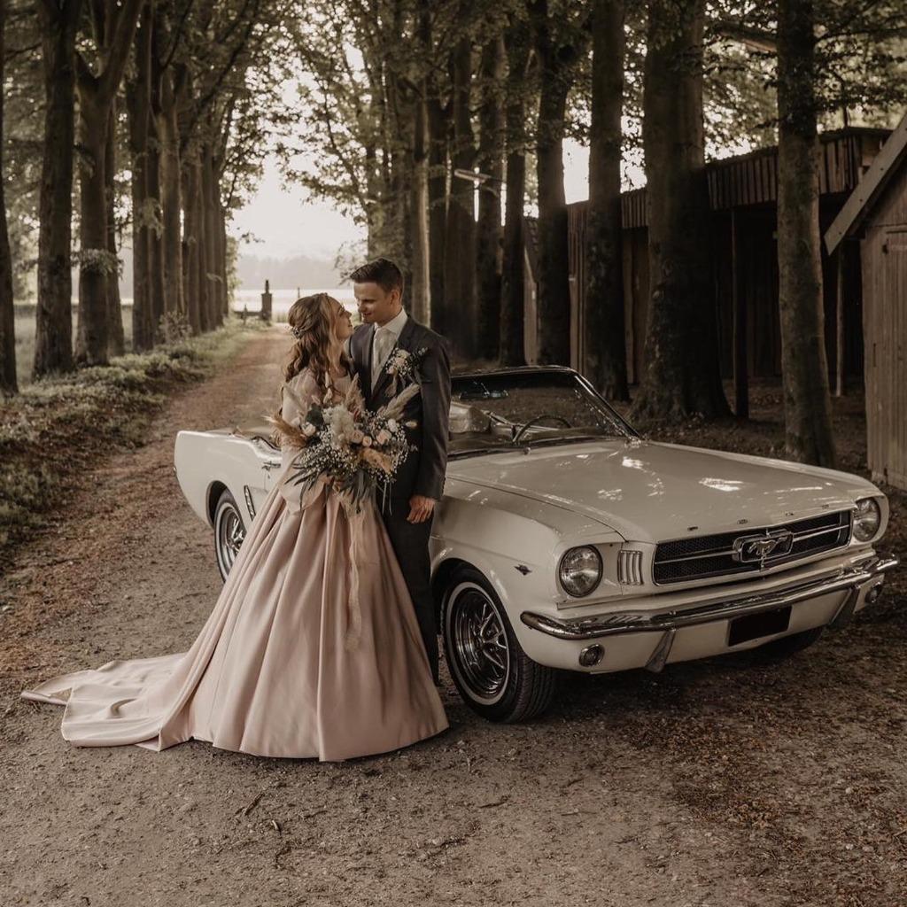 Trouwauto huren FORD MUSTANG huren Cabrio huren zelf rijden, Personenauto