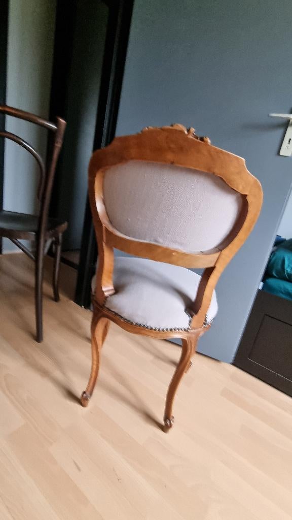 Oude Stoeltjes, Antiek en Kunst, Ophalen