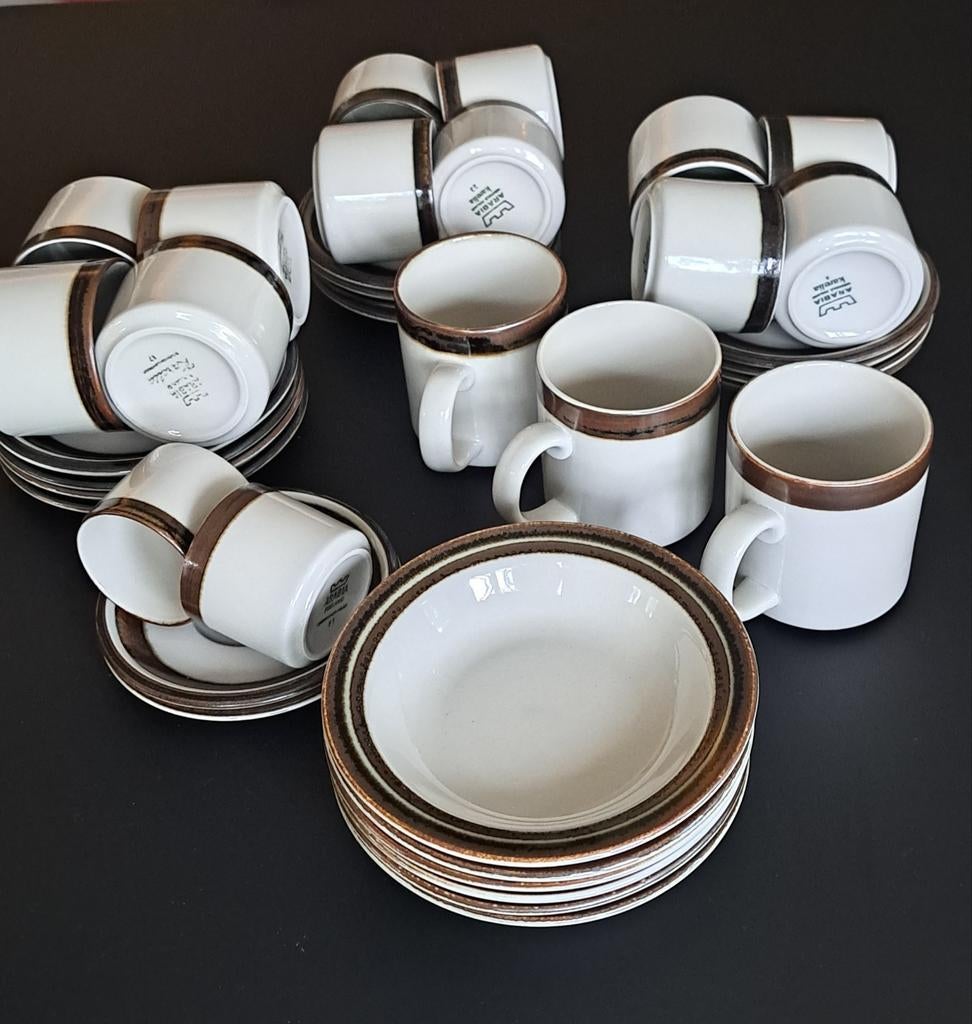 Arabia Karelia Koffie- en Theeservies - Jaren '70.  51 delig, Huis en Inrichting, Keuken | Servies, Ophalen, Zo goed als nieuw