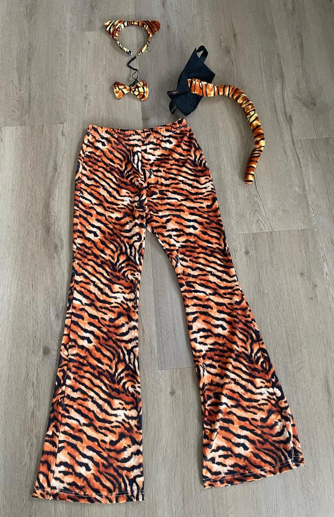 Tijger outfit carnaval dames / meiden maat s, Ophalen of Verzenden, Zo goed als nieuw, Carnaval