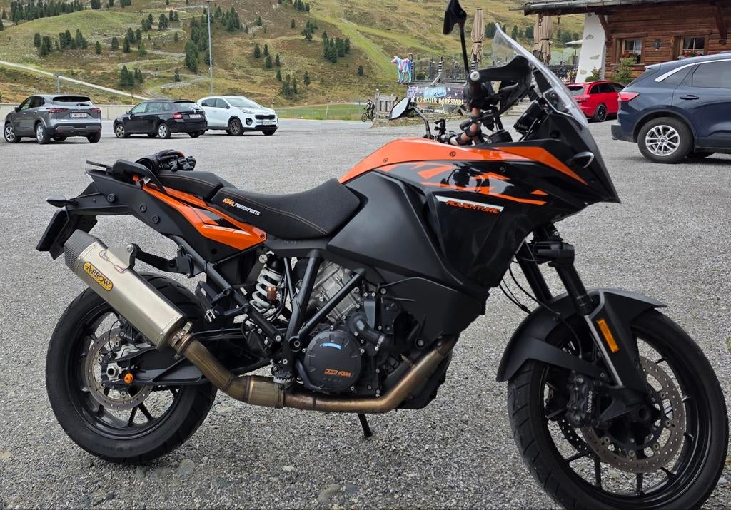 Nette KTM 1090