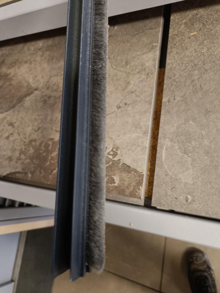 Tochtstrippen voor glaswand 10 mm., Ophalen, 75 tot 150 cm, Raamkozijn