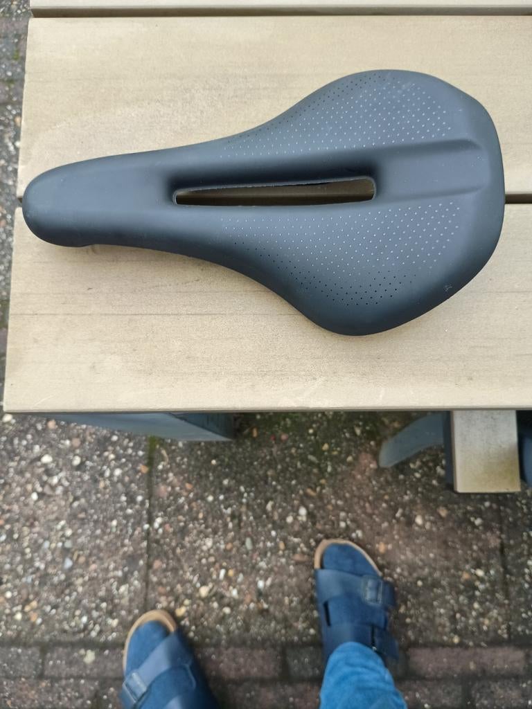 Racefiets en Gravelbike zadel, Overige merken, Carbon, Ophalen of Verzenden, Zo goed als nieuw