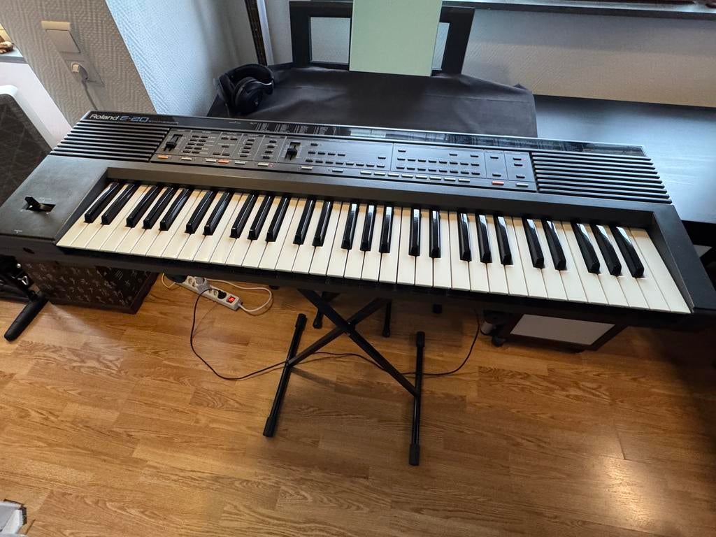 Roland E-20 Keyboard - MT-32 Geluiden!, Ophalen, Roland, Met midi-aansluiting, 61 toetsen