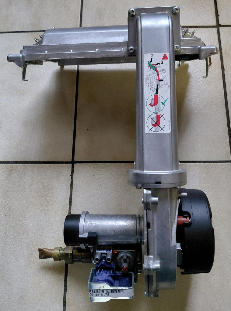 Nefit topline gasblok, ventilator HRC25/CW4, Doe-het-zelf en Verbouw, Verwarming en Radiatoren, Ophalen, Gebruikt, Minder dan 30 cm