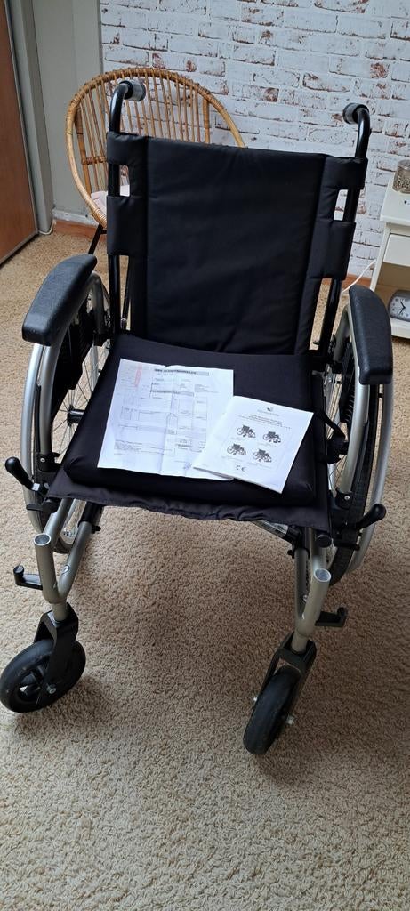 rolstoel lichtgewicht zgan, Ophalen of Verzenden, Zo goed als nieuw, Duwrolstoel