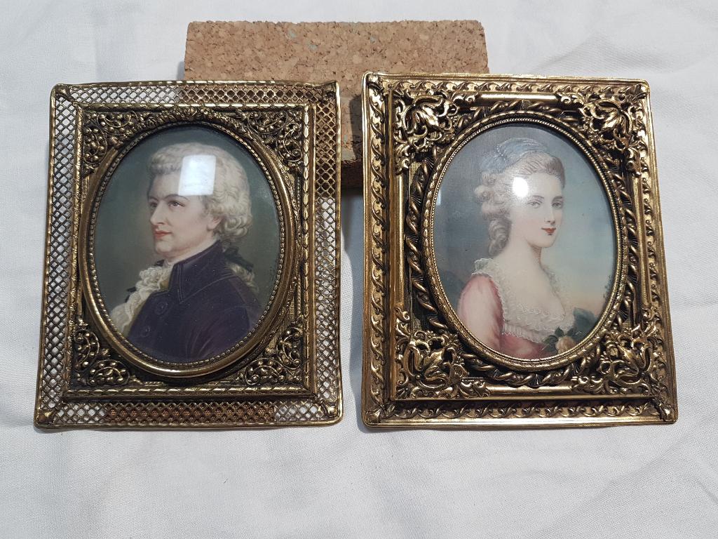 Twee miniatuurschilderijen in messing lijsten op ivoor, Antiek en Kunst, Ophalen of Verzenden