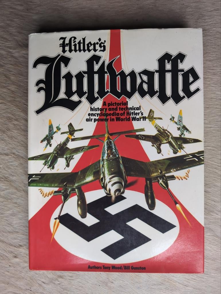 Hitler's Luftwaffe - hardcover, Ophalen of Verzenden, Luchtmacht, Tweede Wereldoorlog, Gelezen