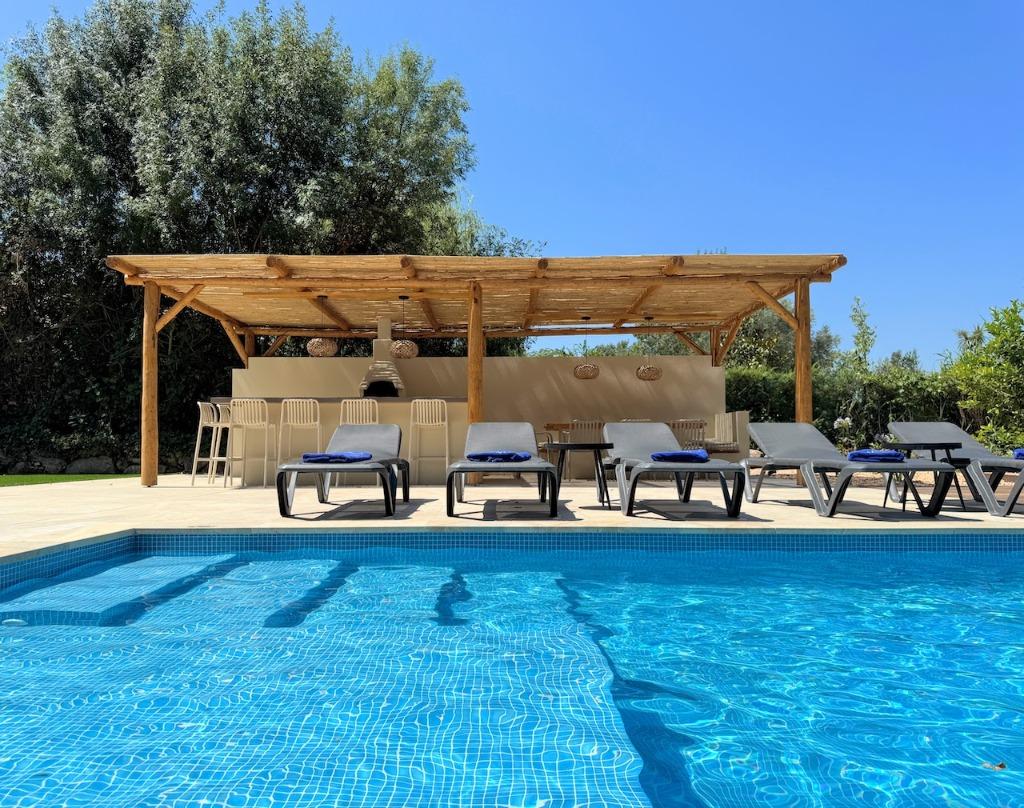 Luxe Villa met zwembad 10P Costa Brava, 8 personen, Bemiddelingsbureau, Dorp, Costa Brava