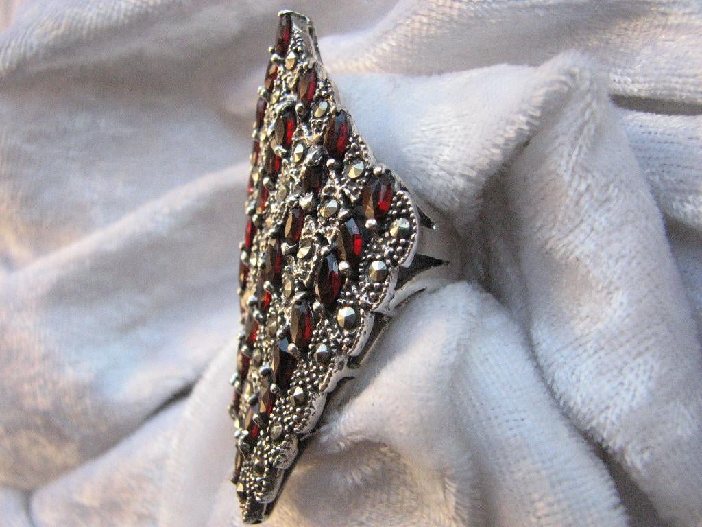 Prachtige Super Grote Zilveren Ring met Granaten en Markes, Sieraden, Tassen en Uiterlijk, Antieke sieraden, Ophalen of Verzenden