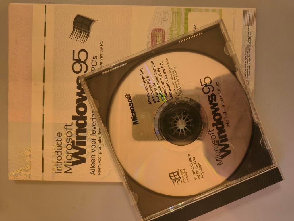 Windows 95/98 licentie met originele installatie cd, Computers en Software, Besturingssoftware, Ophalen of Verzenden, Zo goed als nieuw