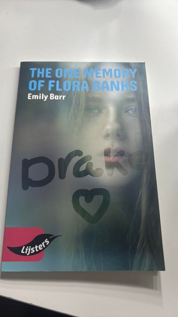 Early Blackbirds 2022 - The One Memory of Flora Banks, Boeken, Taal | Engels, Ophalen, Zo goed als nieuw