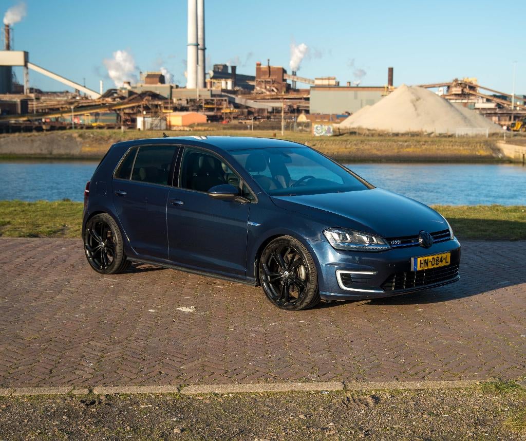 Volkswagen Golf 1.4 GTE | 300PK | APK | NAP | CARPLAY | TCR, Stof, 4 cilinders, 2000 kg, Blauw