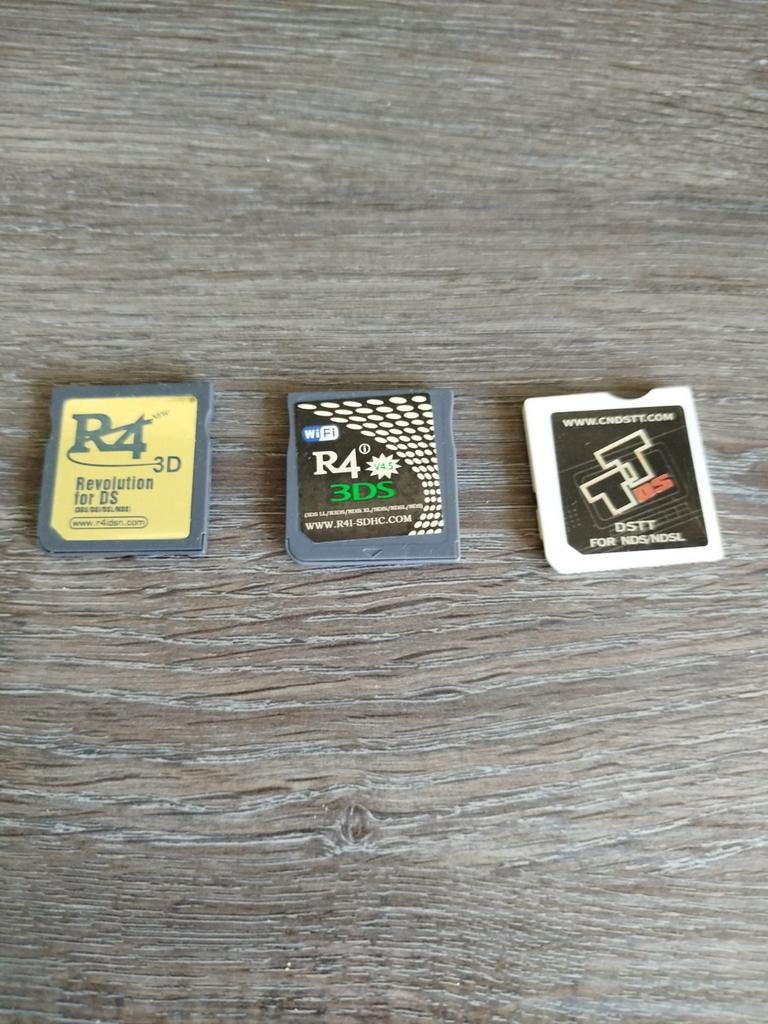 R4 kaarten voor nintendo, Ophalen of Verzenden, Overige onderwerpen