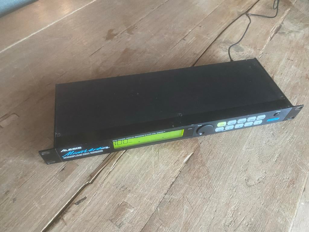 Alesis MidiVerb4 effectprocessor in topstaat, Ophalen of Verzenden, Zo goed als nieuw, Multi-effect, Nvt