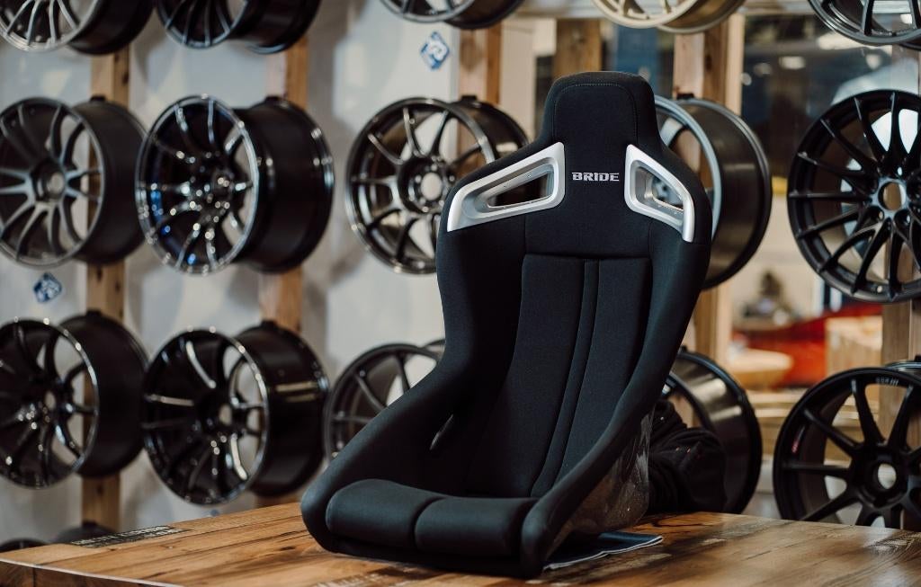 Bride A.I.R. kuipstoel sportstoel (zwart of rood)