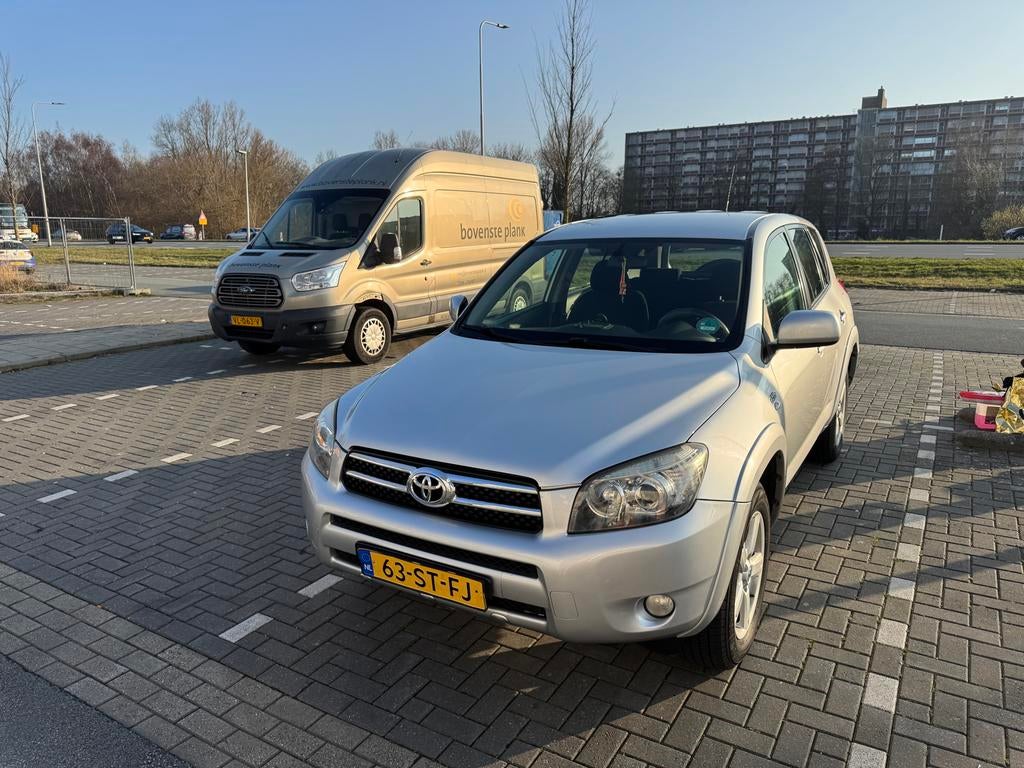 Toyota RAV4 2.2 D-4D Diesel – Cruise Control – Trekhaak– APK, Stof, Zwart, 4 cilinders, 2000 kg