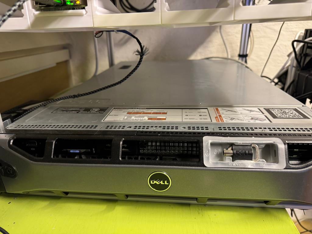 Dell poweredge r720, Computers en Software, Servers, Ophalen, 2 tot 3 Ghz, Hot swappable onderdelen, Zo goed als nieuw