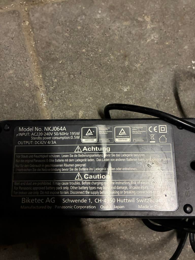 Acculader Flyer E-Bike (Model NKJ064A), Ophalen, Gebruikt