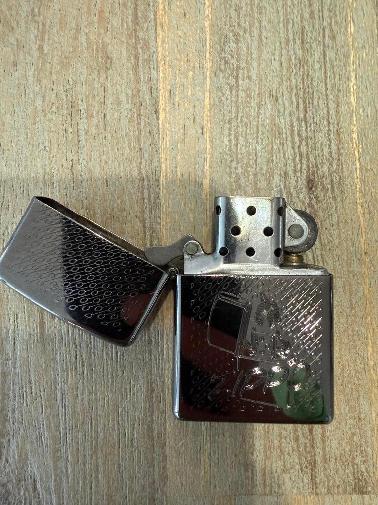 Zippo aansteker L 03, zilverkleurig uit december 2003, Ophalen of Verzenden, Gebruikt, Aansteker