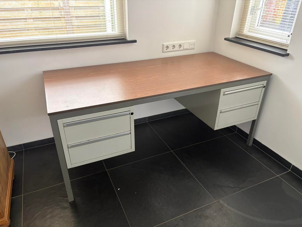 Bureau / werkblad met metalen laden 74x165x69 cm (DxBxH), Huis en Inrichting, Bureaus, Gebruikt, In hoogte verstelbaar, Ophalen