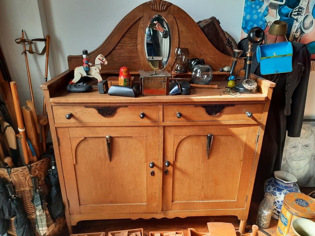 Amsterdamse school , Art deco dressoir, kastke eikenhout., Huis en Inrichting, Kasten | Dressoirs, Ophalen, Gebruikt, 100 tot 150 cm