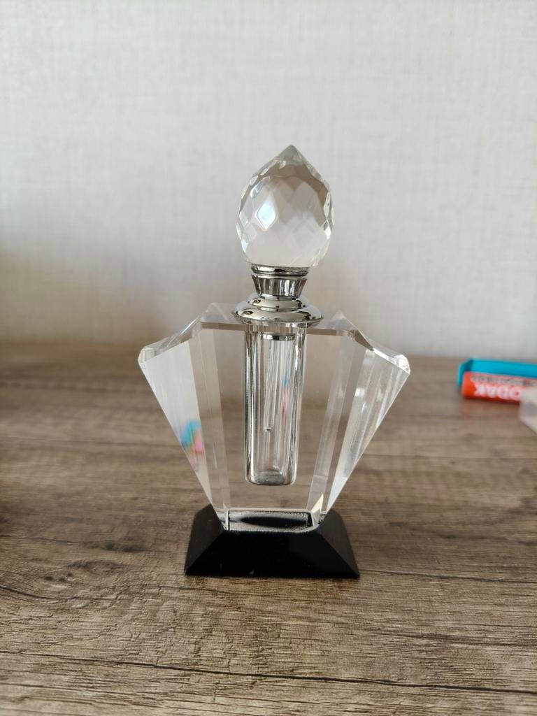 Geslepen Kristallen beeldjes, Ophalen