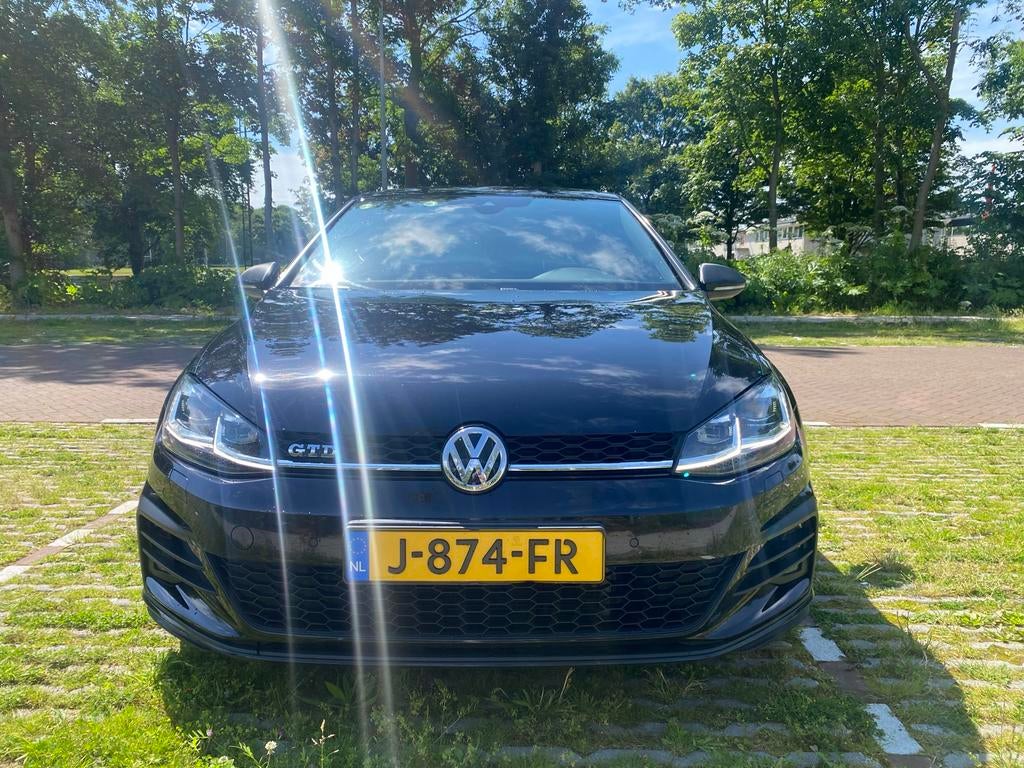 Volkswagen Golf 7,5 2.0 GTD 184pk 5D 2018 Zwart, 4 cilinders, 700 kg, 140 €/maand, Golf