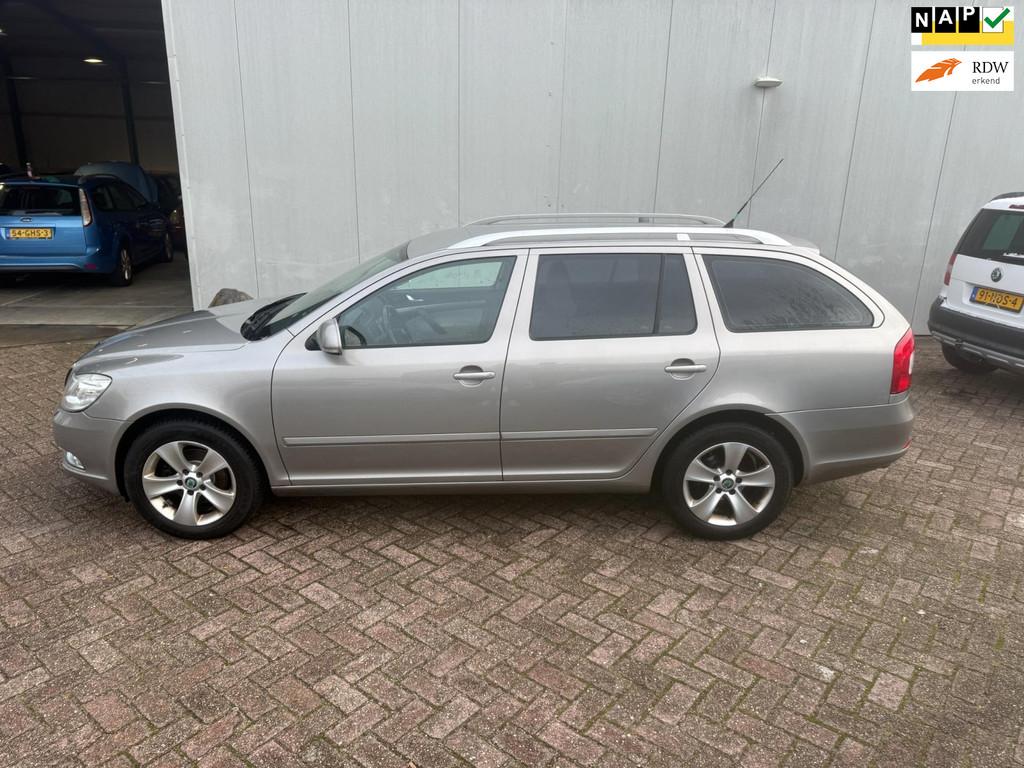 Skoda Octavia Combi 1.2 TSI Elegance Business Line, Voorwielaandrijving, Euro 5, Gebruikt, 4 cilinders