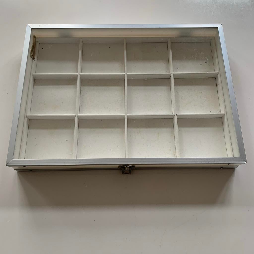 Sieraden display box met 12 vakjes, Ophalen of Verzenden, Gebruikt