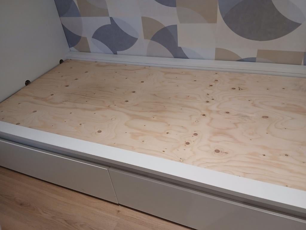 Te koop bed voor 1 persoon. Wit met laden, Ophalen of Verzenden, Eenpersoons, 120 cm